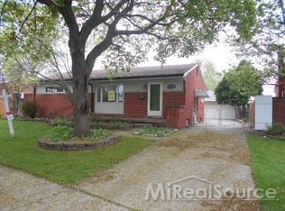 32535 Grinsell Dr, Warren, MI 48092