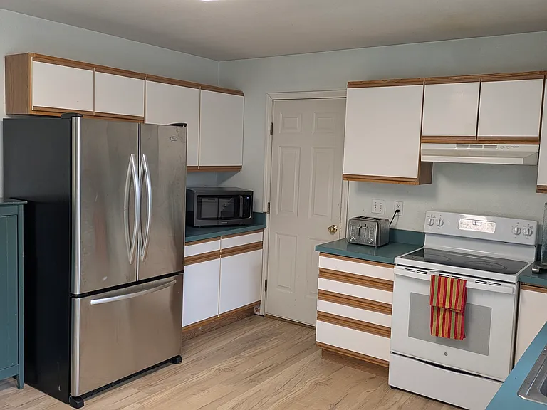 819 Devon Ct — Photo 6