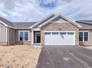 56 Cedarway Cir, Webster, NY 14580