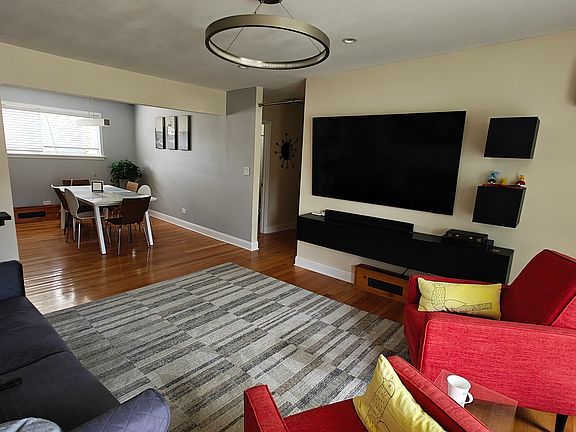 3rd image of 1240 W Farwell Ave APT 3B