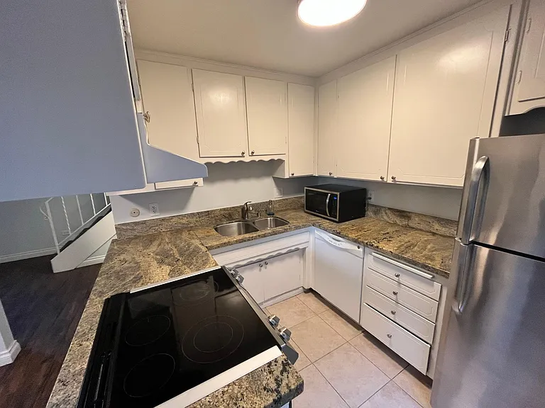 272 H St #B — Photo 13