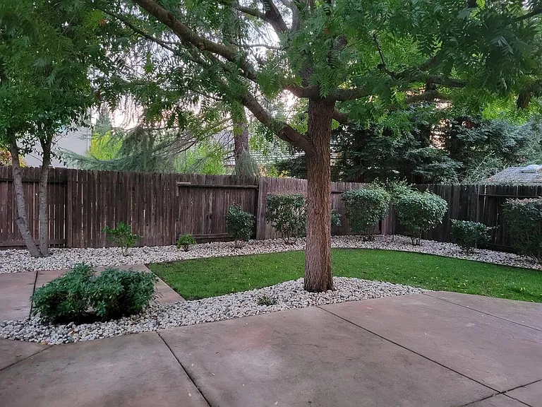 1940 Terracina Cir — Photo 27