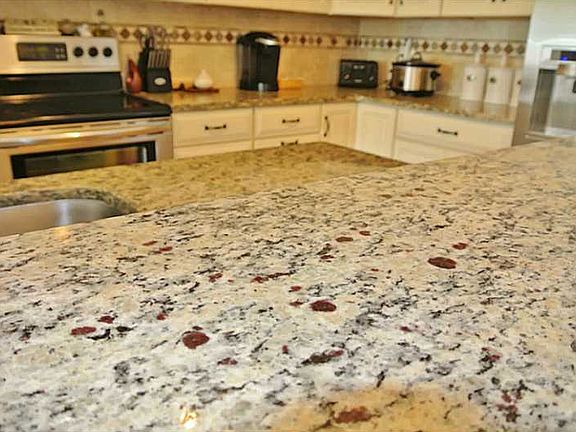5th image of 49 Acorn Ln