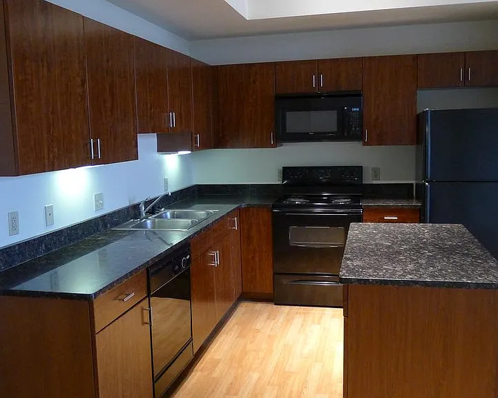 The Lofts at New Amsterdam — Photo 38