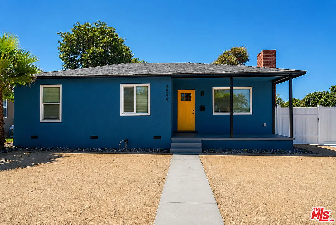 3 bed, 2.0 bath, 1000 sqft, $4,000 — Photo 2
