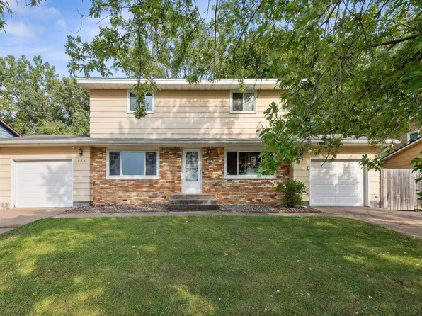 887 Greenway Ave N, Oakdale, MN 55128