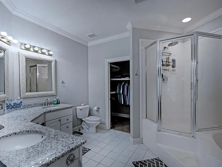 Charleston Cir — Photo 14