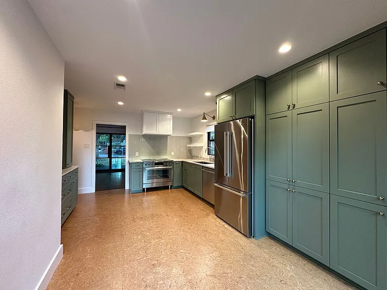 4711 Fairview Dr — Photo 8