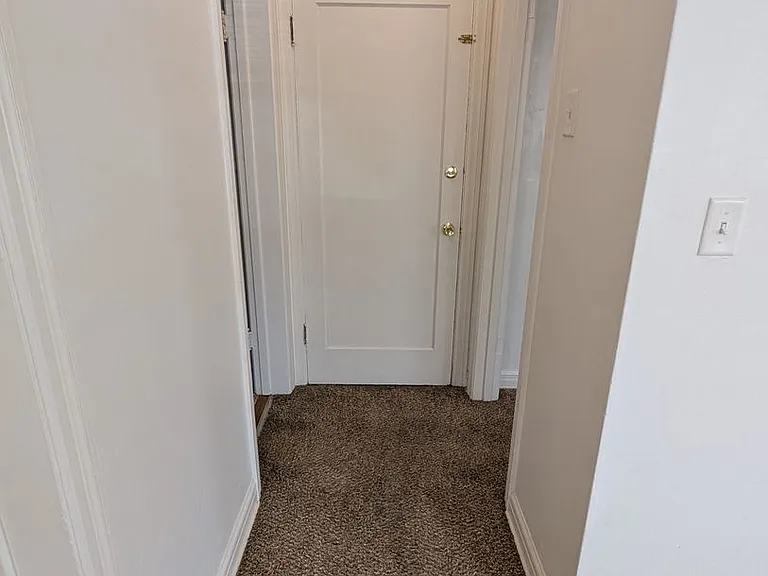 446 W Whitman St — Photo 2