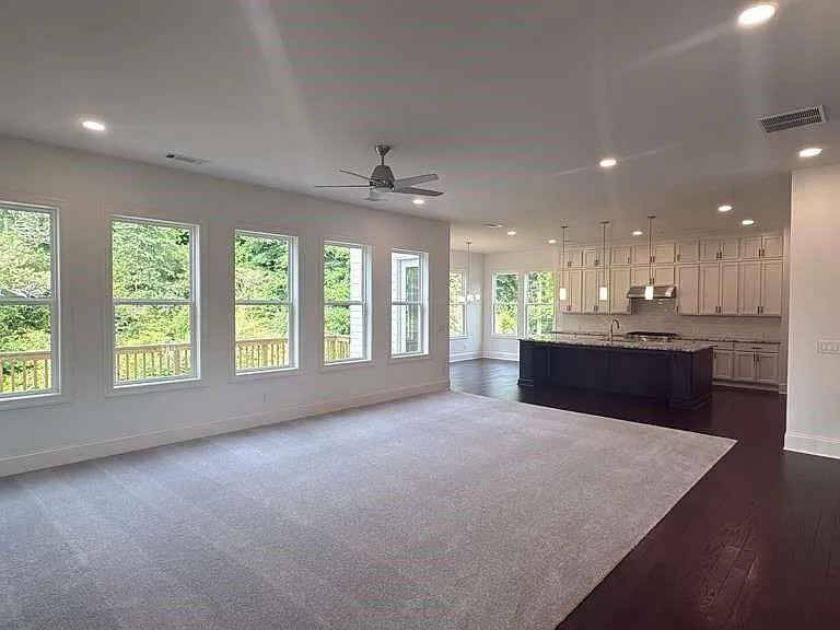 5365 Travers Ln — Photo 10
