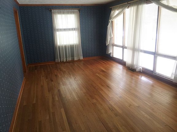 5th image of 601 Brooke Dr