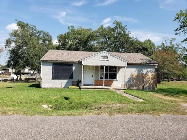 803 Chester St, Orange, TX 77630