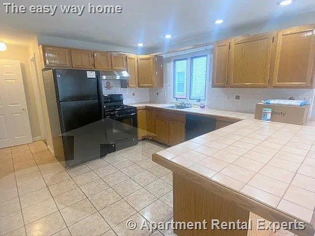 72 Cedar St #2 — Photo 2