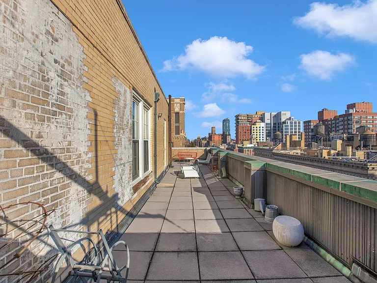 675 W End Ave #PHB — Photo 1