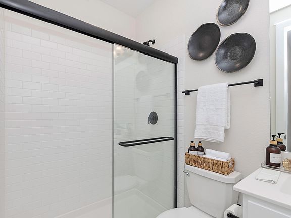 Extra Suite Bath