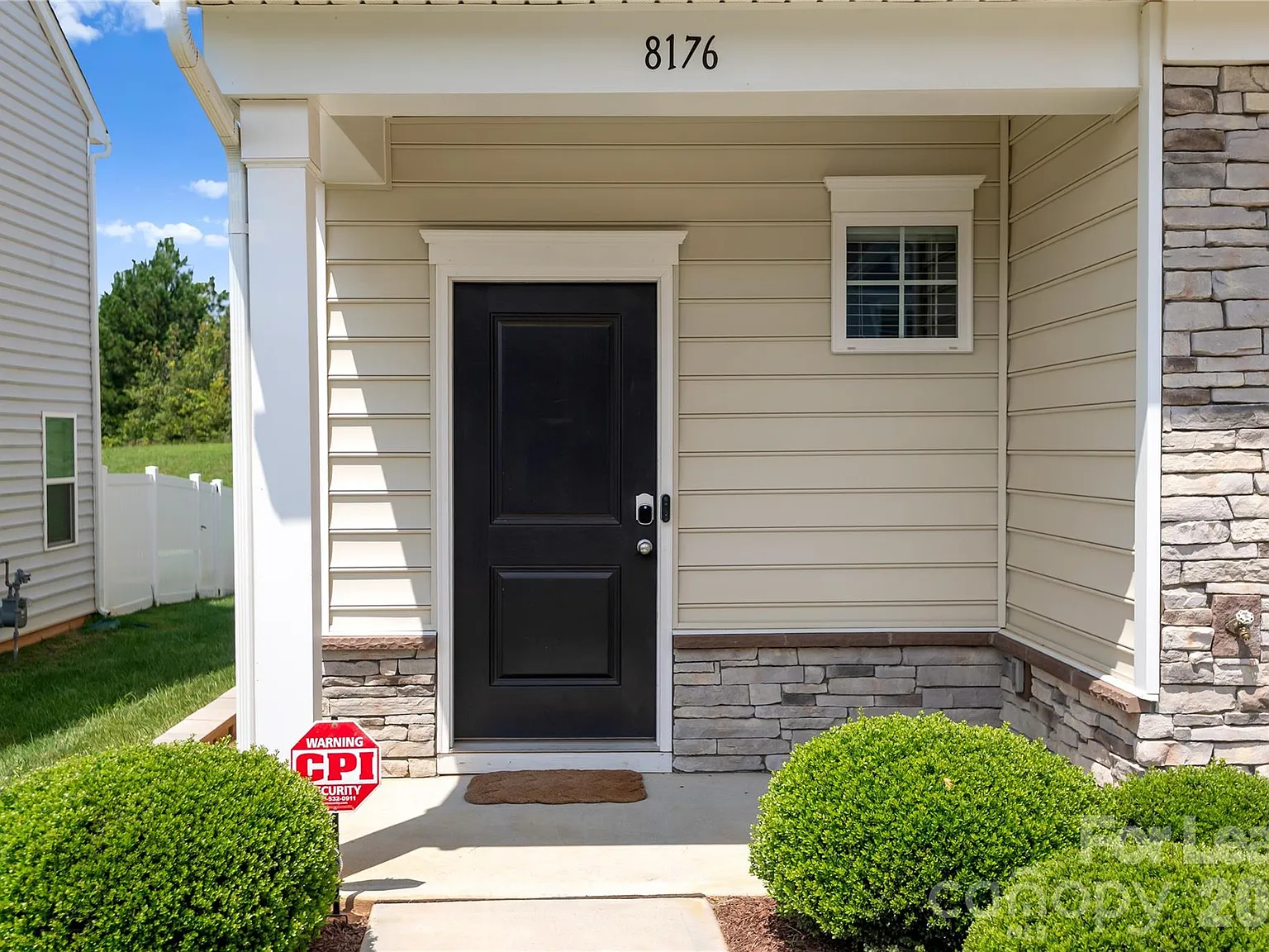 3 bed, 2.5 bath, 1702 sqft, $1,795 — Photo 4