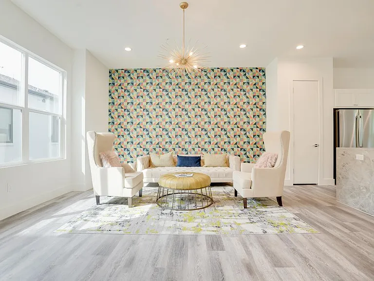 4508 Gilbert Ave #C — Photo 1