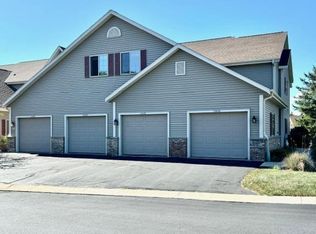 2049 Pine Ridge Ct UNIT H, Grafton, WI 53024