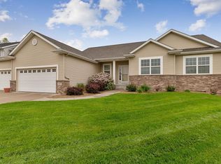 2493 Plymouth St, Marion, IA 52302
