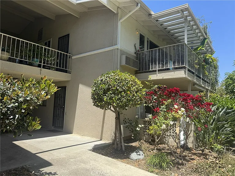 254 Calle Aragon #D — Photo 3