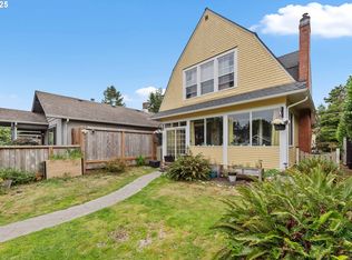 1475 Sherman Ave, North Bend, OR 97459