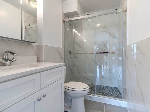 166-25 Powells Cove Boulevard image 10 of 33