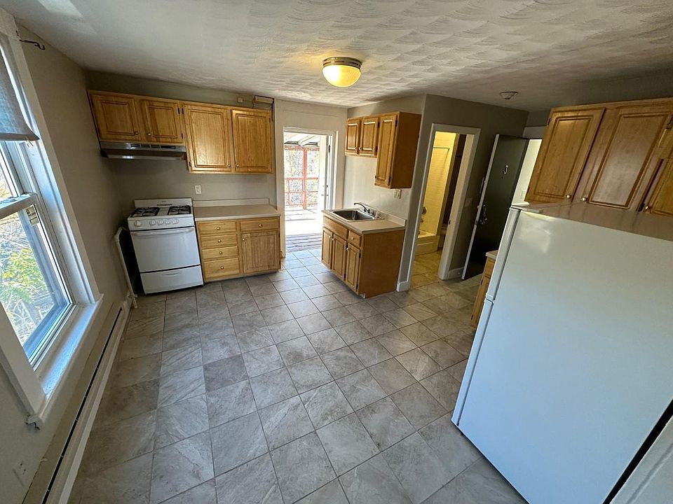 16 Lincoln St Newton Highlands, MA, 02461 Apartments for Rent Zillow