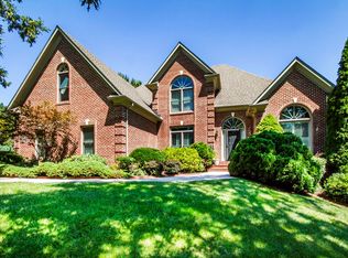 1704 Criswell Hill Ln, Knoxville, TN 37922