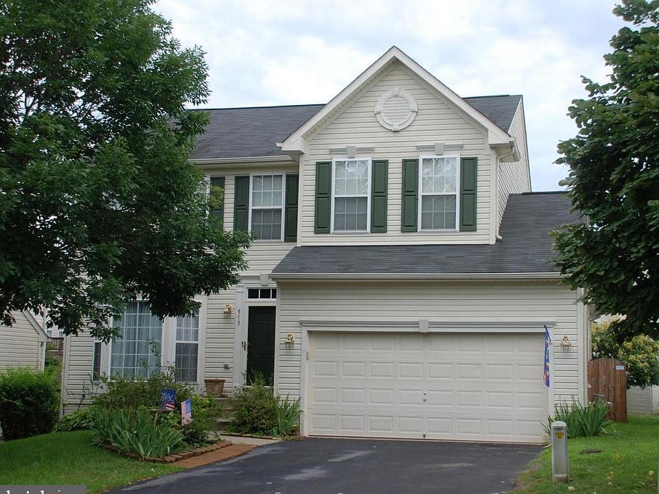 1st image of 913 Riverdale Cir