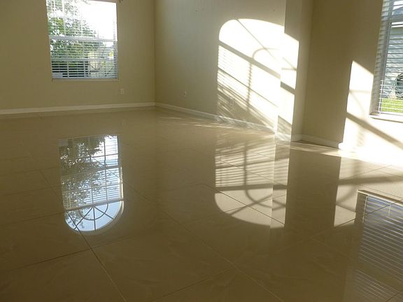 Dining Entry