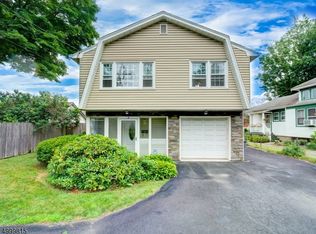 2 Eyland Ave, Succasunna, NJ 07876