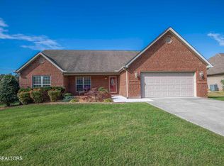 2727 Barsha Fields Ln, Maryville, TN 37804