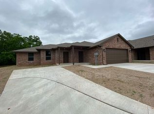 309 Chalk Hill Ct, Edmond, OK 73003