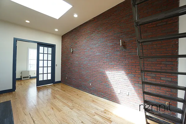 Rented by Rennit Inc. | media 3