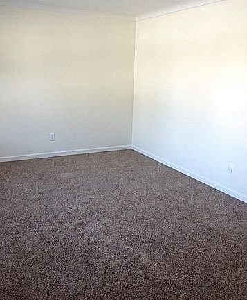 4th image of 20541 Ohio St