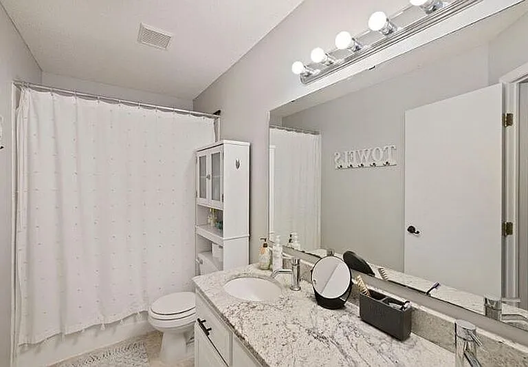 1599 Coventry Ln — Photo 13