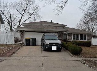 19825 Terrace Ave, Lynwood, IL 60411