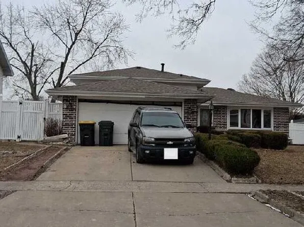 19825 Terrace Ave, Lynwood, IL 60411