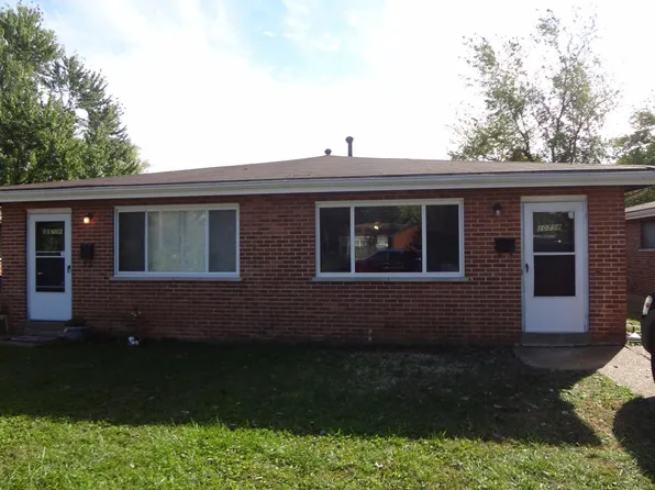 10744 Tropic Dr, Saint Ann, MO 63074