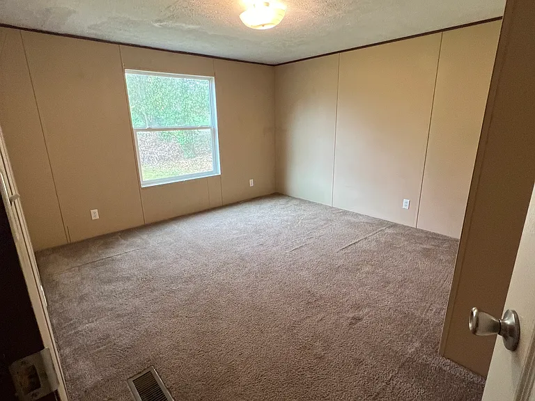 342 E Union St — Photo 8