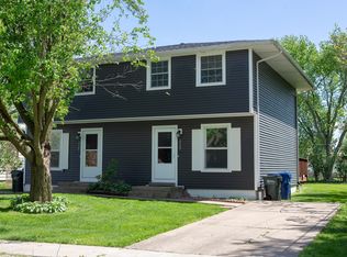 2325 W 46th St, Davenport, IA 52806