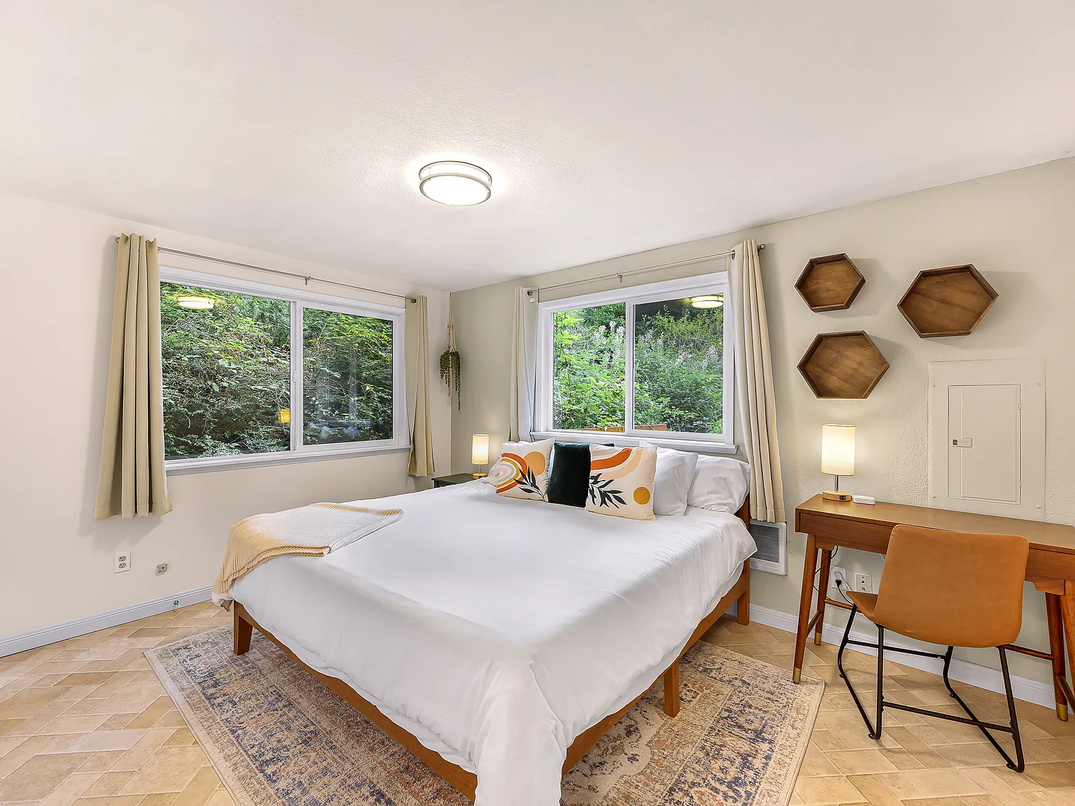 2 bed, 768 sqft, $2,200 — Photo 4