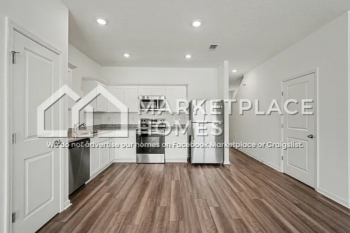 12014 Sylvia St — Photo 6