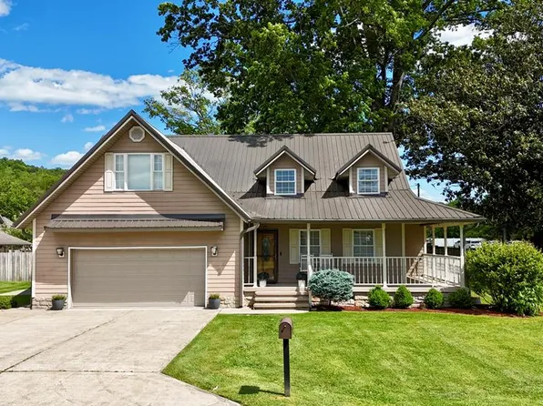 51 Red Dog Ln, Pikeville, KY 41501