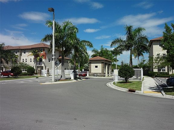5th image of 8930 NW 97th Ave APT 201
