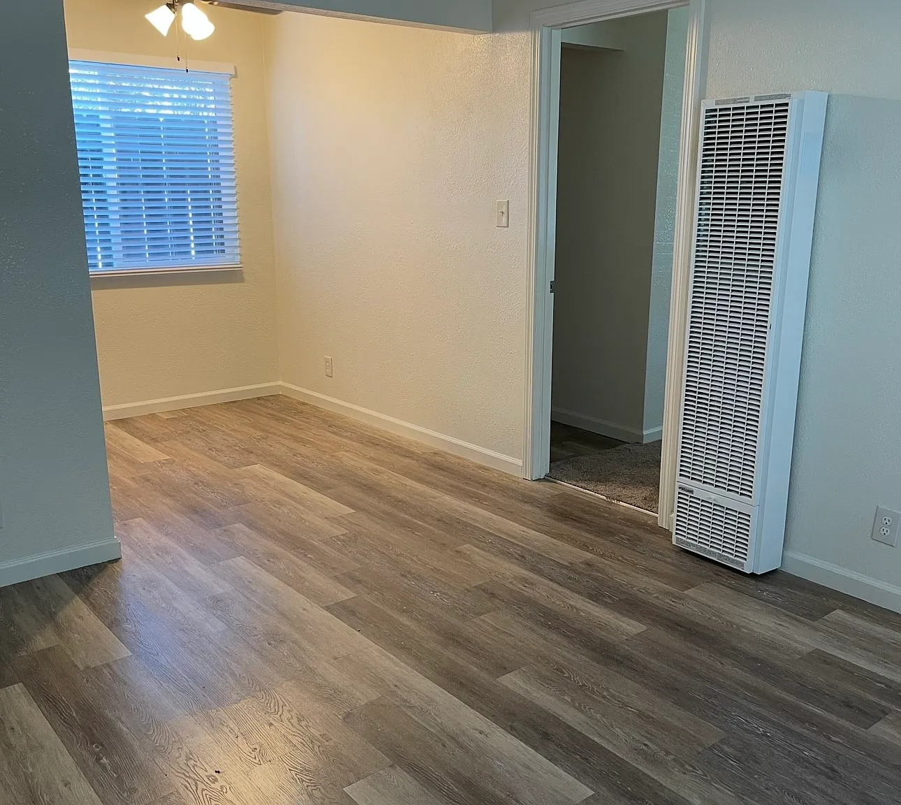23 E Walnut St — Photo 2
