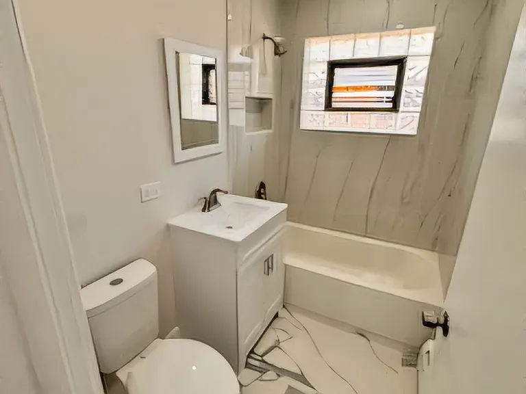 8228 Walsh Ln #3R — Photo 11