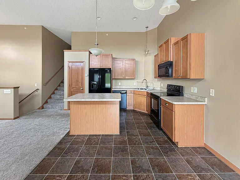 15251 Maryland Ave — Photo 5