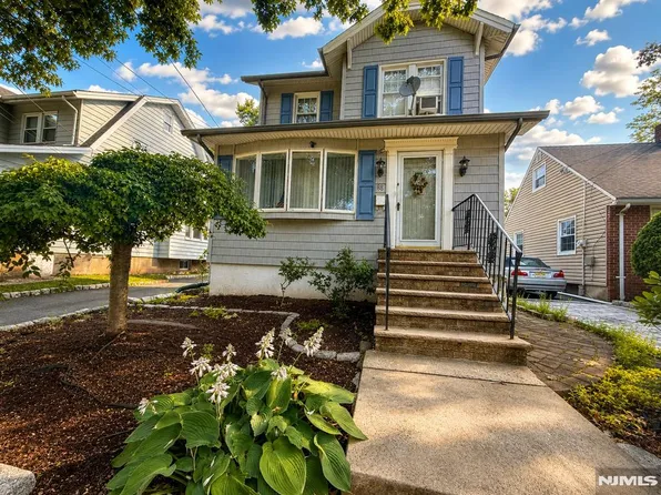 88 Union Pl, Ridgefield Park, NJ 07660