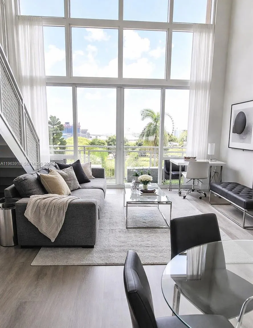 Vizcayne South Condo — Photo 1